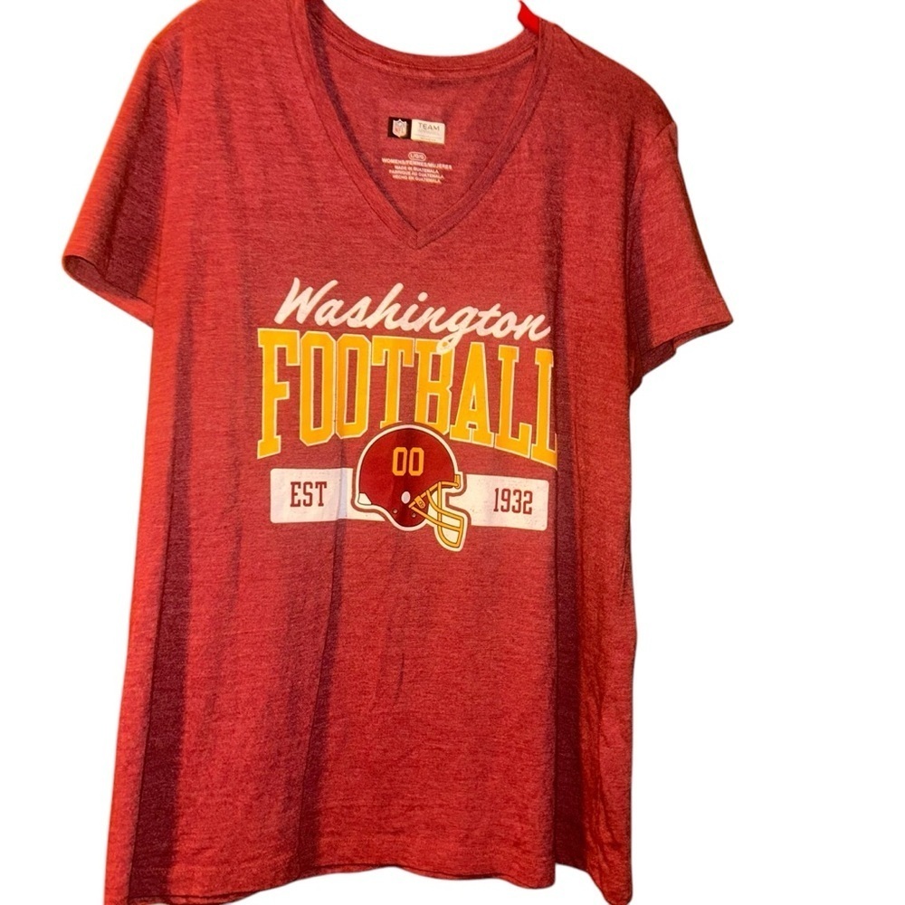 𝅺Women washington commanders redskins  vneck tshirt tee Large L